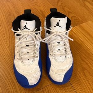 Air Jordan White and Blue Kids Sneakers. Size 1.5